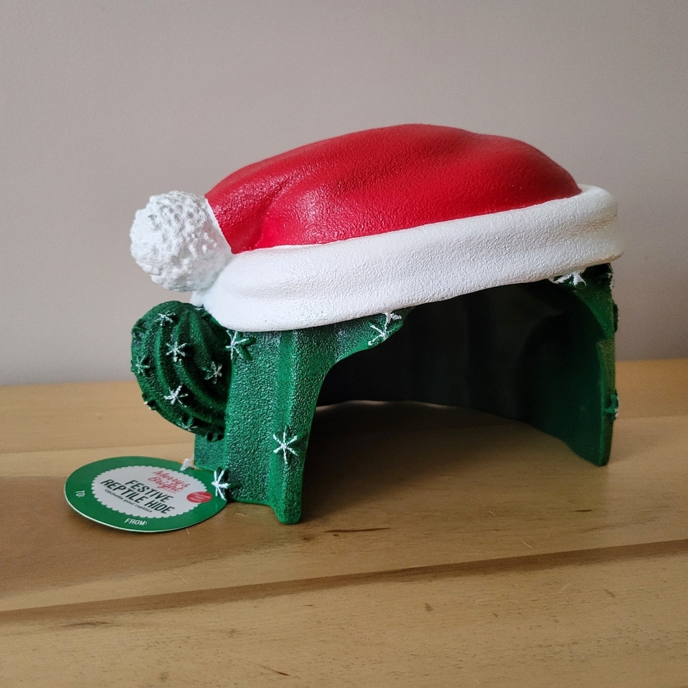 Holiday Reptile Terrarium Hide
